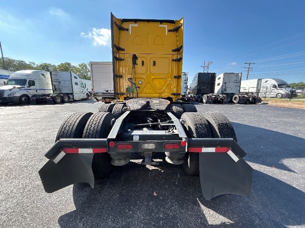 Sleeper Tractor-Heavy Duty Tractors-Freightliner-2022-T12664ST-Lowell-AR-460,911\n\t\tmiles-$ 71,000 - Image 6