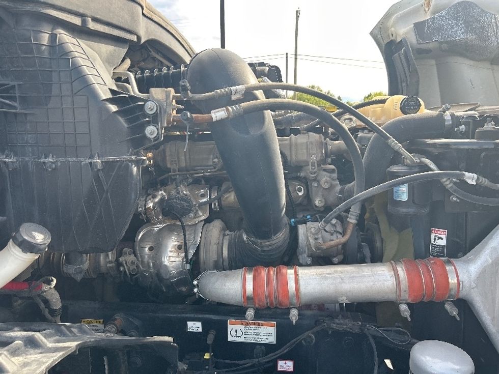 Sleeper Tractor-Heavy Duty Tractors-Freightliner-2022-T12664ST-Lowell-AR-492,833\n\t\tmiles-$ 82,000 - Image 18