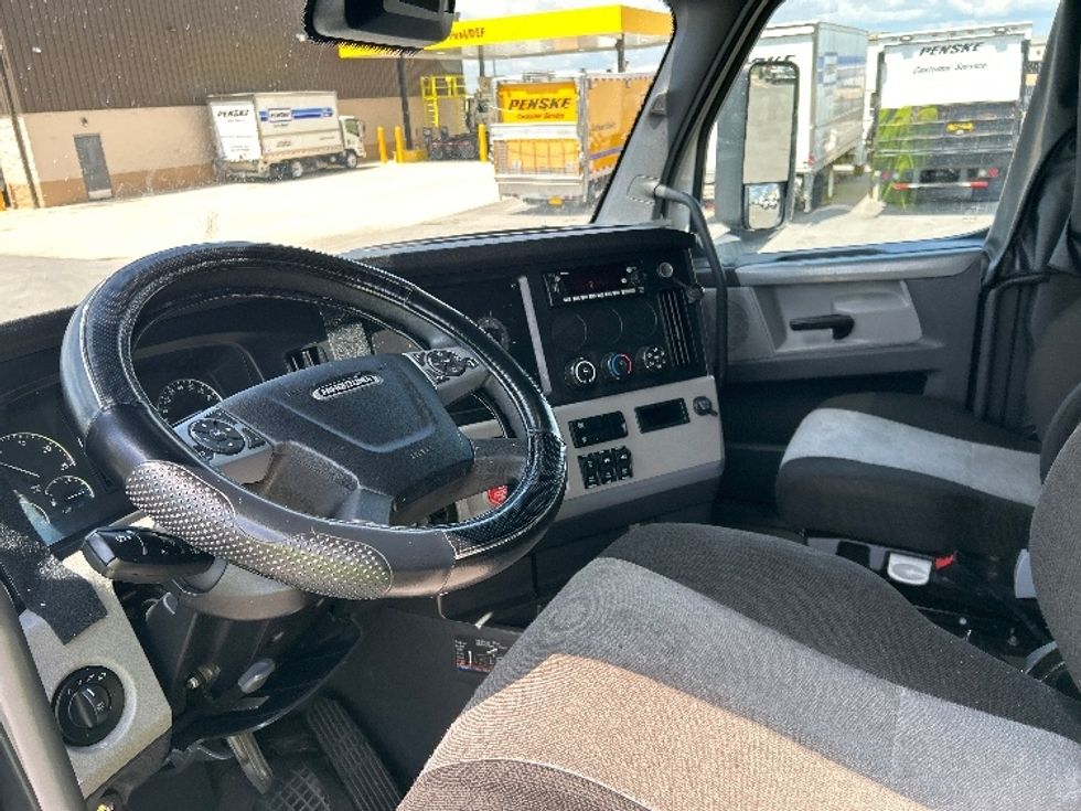 Sleeper Tractor-Heavy Duty Tractors-Freightliner-2022-T12664ST-Lowell-AR-602,025\n\t\tmiles-$ 63,000 - Image 10