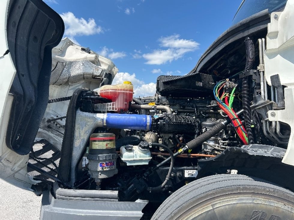 Sleeper Tractor-Heavy Duty Tractors-Freightliner-2022-T12664ST-Lowell-AR-602,025\n\t\tmiles-$ 63,000 - Image 21