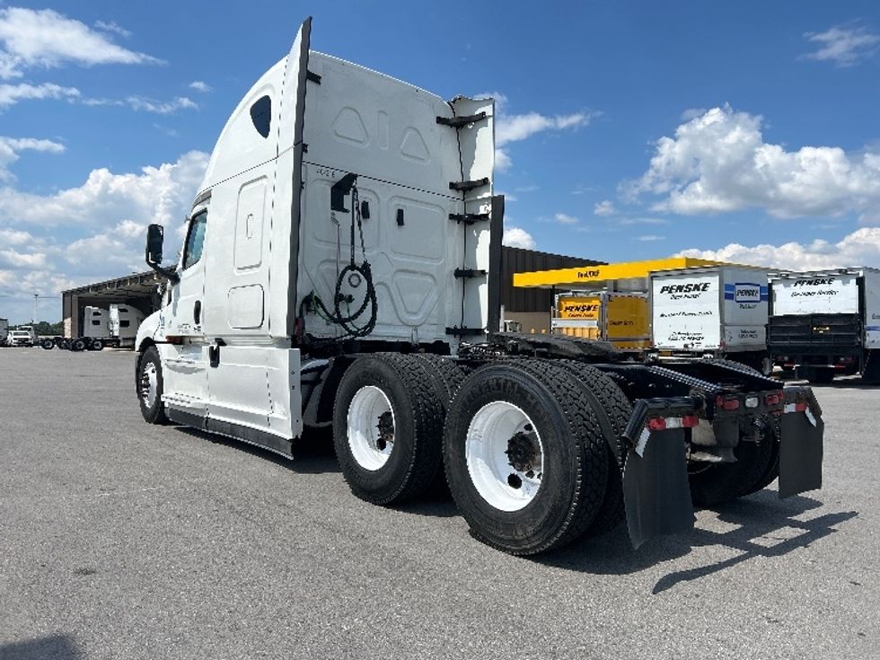 Sleeper Tractor-Heavy Duty Tractors-Freightliner-2022-T12664ST-Lowell-AR-602,025\n\t\tmiles-$ 63,000 - Image 5