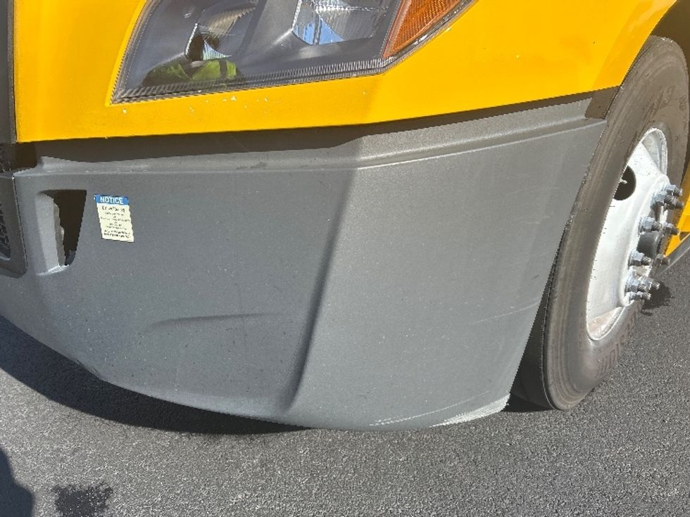 Sleeper Tractor-Heavy Duty Tractors-Freightliner-2022-T12664ST-Madison-AL-385,770\n\t\tmiles-$ 75,500 - Image 25