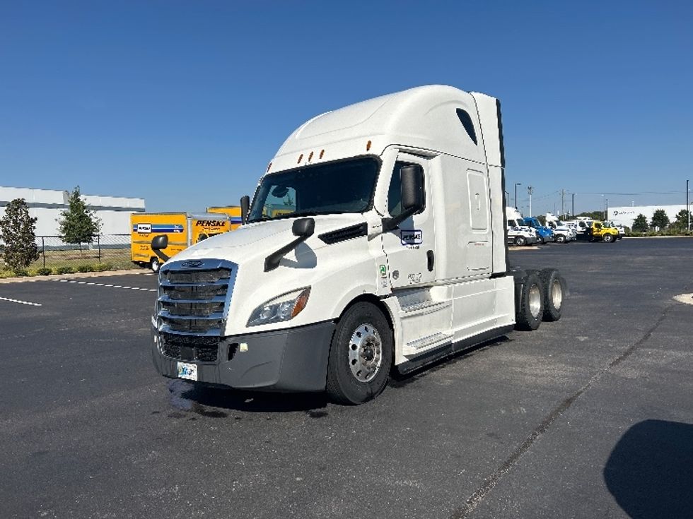 Sleeper Tractor-Heavy Duty Tractors-Freightliner-2022-T12664ST-Madison-AL-447,119\n\t\tmiles-$ 88,000 - Image 3