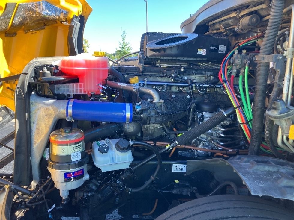 Sleeper Tractor-Heavy Duty Tractors-Freightliner-2022-T12664ST-Madison-AL-608,223\n\t\tmiles-$ 56,250 - Image 20