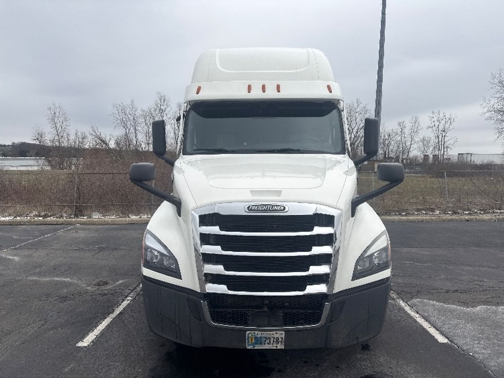 Sleeper Tractor-Heavy Duty Tractors-Freightliner-2022-T12664ST-Mansfield-OH-441,391\n\t\tmiles-$ 70,000 - Image 2