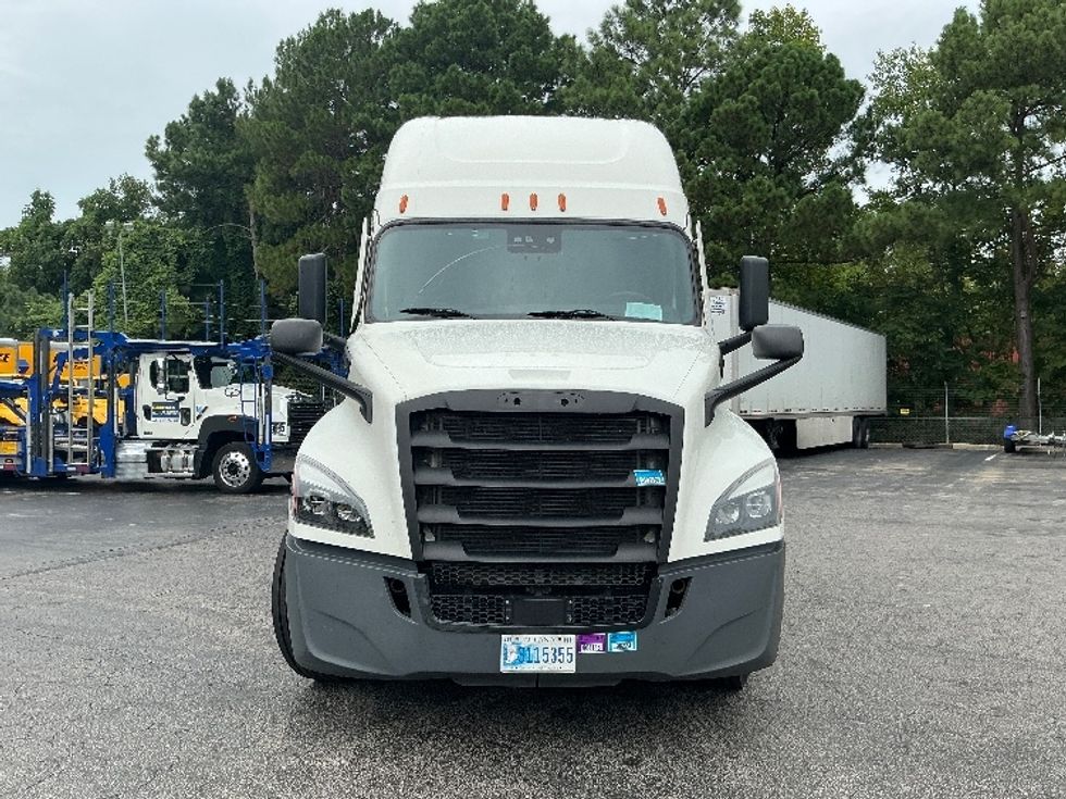 Sleeper Tractor-Heavy Duty Tractors-Freightliner-2022-T12664ST-Mebane-NC-446,206\n\t\tmiles-$ 76,750 - Image 2
