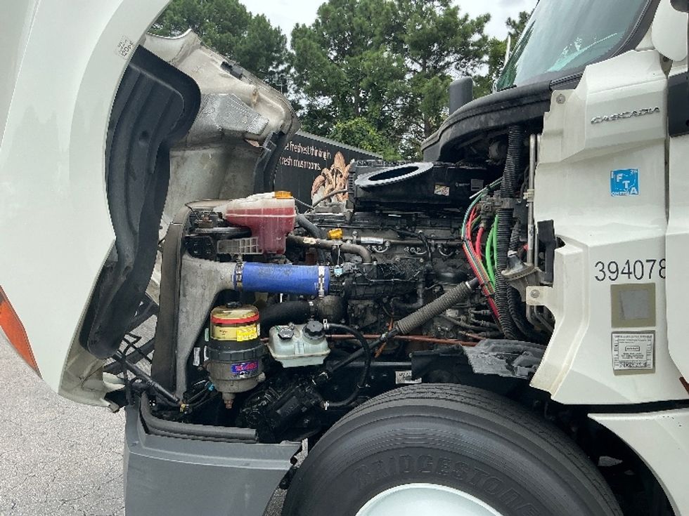 Sleeper Tractor-Heavy Duty Tractors-Freightliner-2022-T12664ST-Mebane-NC-446,206\n\t\tmiles-$ 76,750 - Image 21