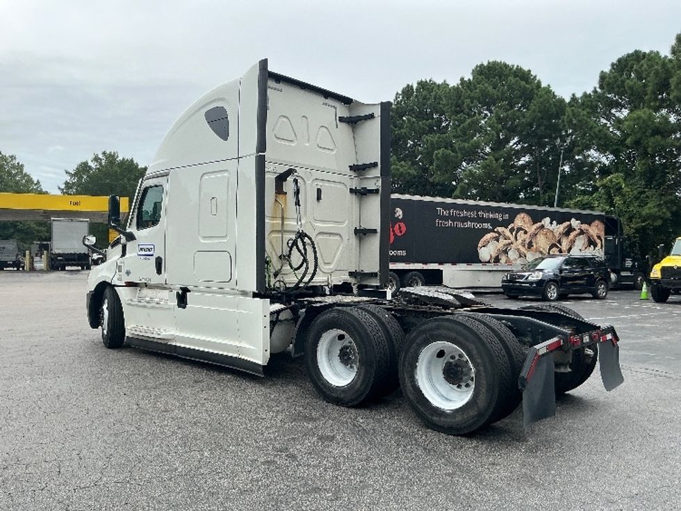 Sleeper Tractor-Heavy Duty Tractors-Freightliner-2022-T12664ST-Mebane-NC-446,206\n\t\tmiles-$ 76,750 - Image 5