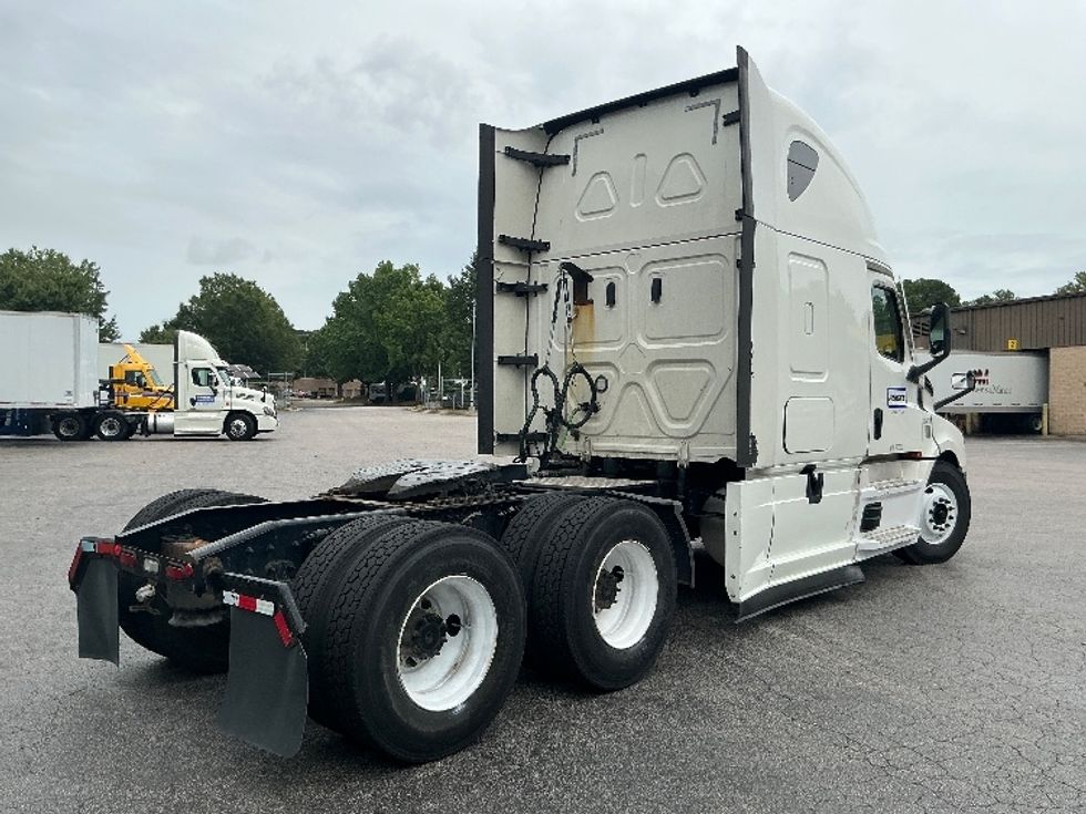 Sleeper Tractor-Heavy Duty Tractors-Freightliner-2022-T12664ST-Mebane-NC-446,206\n\t\tmiles-$ 76,750 - Image 7