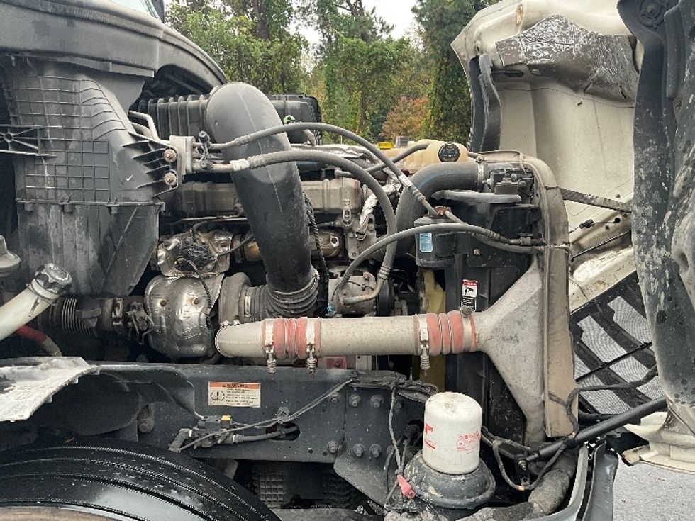 Sleeper Tractor-Heavy Duty Tractors-Freightliner-2022-T12664ST-Mebane-NC-599,092\n\t\tmiles-$ 57,250 - Image 20