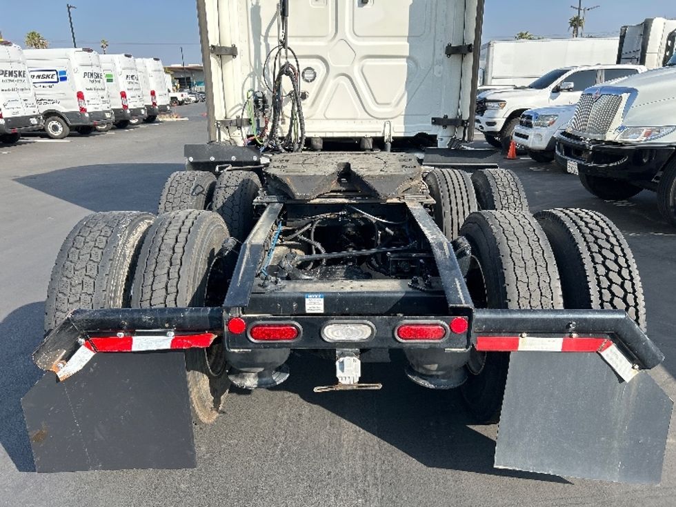 Sleeper Tractor-Heavy Duty Tractors-Freightliner-2022-T12664ST-Medley-FL-508,899\n\t\tmiles-$ 75,750 - Image 6