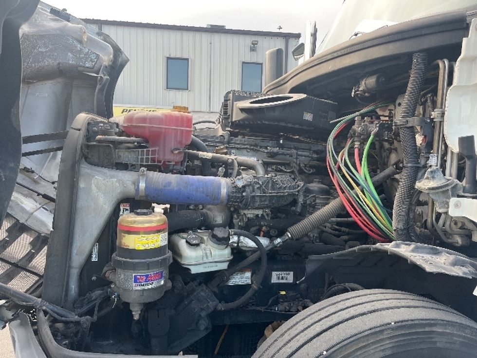 Sleeper Tractor-Heavy Duty Tractors-Freightliner-2022-T12664ST-Medley-FL-640,557\n\t\tmiles-$ 59,750 - Image 20