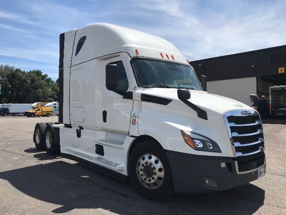Sleeper Tractor-Heavy Duty Tractors-Freightliner-2022-T12664ST-Memphis-TN-203,721\n\t\tmiles-$ 100,500 - Image 1