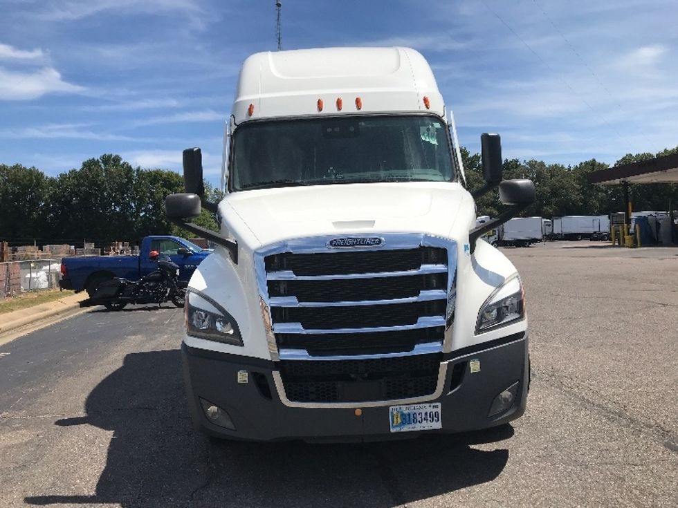 Sleeper Tractor-Heavy Duty Tractors-Freightliner-2022-T12664ST-Memphis-TN-203,721\n\t\tmiles-$ 100,500 - Image 2