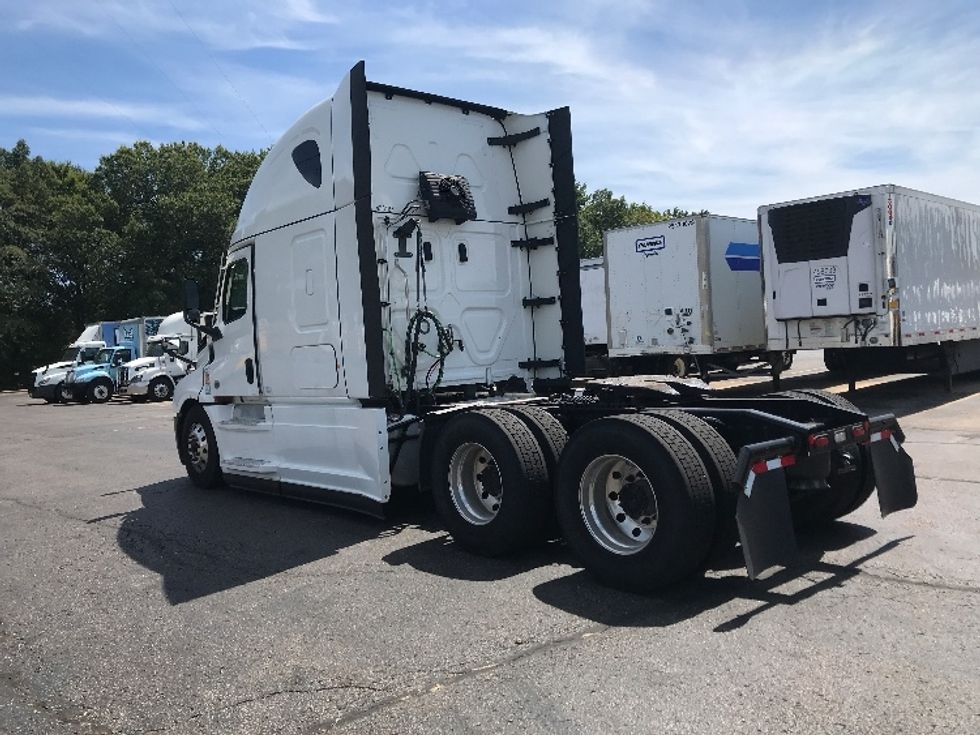 Sleeper Tractor-Heavy Duty Tractors-Freightliner-2022-T12664ST-Memphis-TN-203,721\n\t\tmiles-$ 100,500 - Image 5