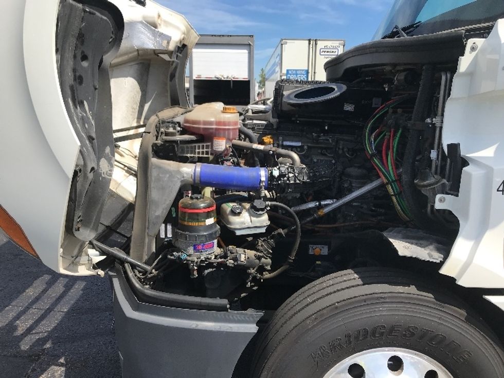 Sleeper Tractor-Heavy Duty Tractors-Freightliner-2022-T12664ST-Memphis-TN-235,125\n\t\tmiles-$ 99,000 - Image 20