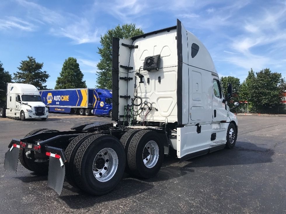 Sleeper Tractor-Heavy Duty Tractors-Freightliner-2022-T12664ST-Memphis-TN-235,125\n\t\tmiles-$ 99,000 - Image 7