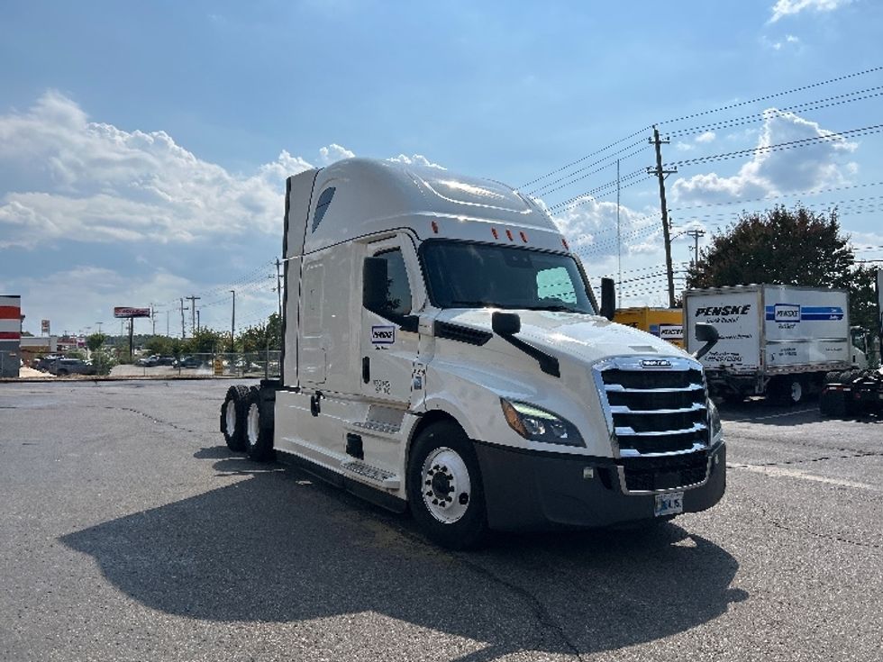 Sleeper Tractor-Heavy Duty Tractors-Freightliner-2022-T12664ST-Memphis-TN-250,229\n\t\tmiles-$ 96,250 - Image 1