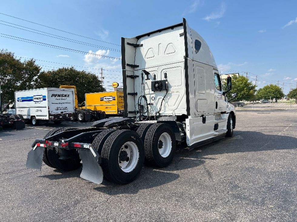 Sleeper Tractor-Heavy Duty Tractors-Freightliner-2022-T12664ST-Memphis-TN-250,229\n\t\tmiles-$ 96,250 - Image 7