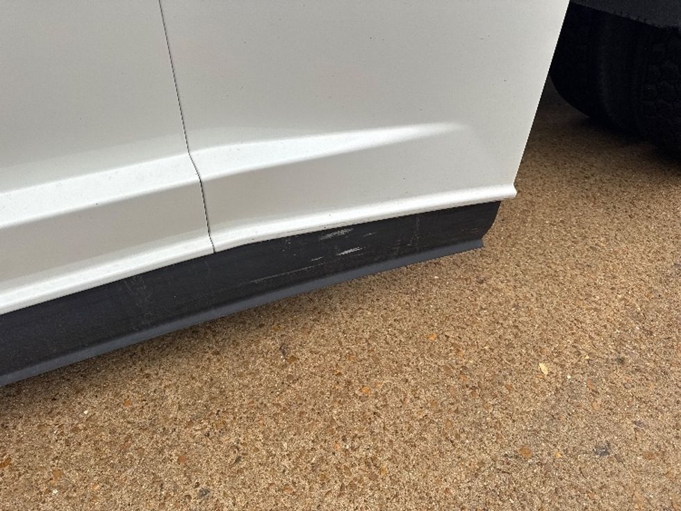 Sleeper Tractor-Heavy Duty Tractors-Freightliner-2022-T12664ST-Memphis-TN-418,325\n\t\tmiles-$ 78,000 - Image 22