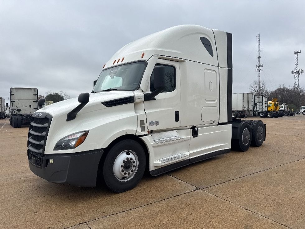 Sleeper Tractor-Heavy Duty Tractors-Freightliner-2022-T12664ST-Memphis-TN-418,325\n\t\tmiles-$ 78,000 - Image 3