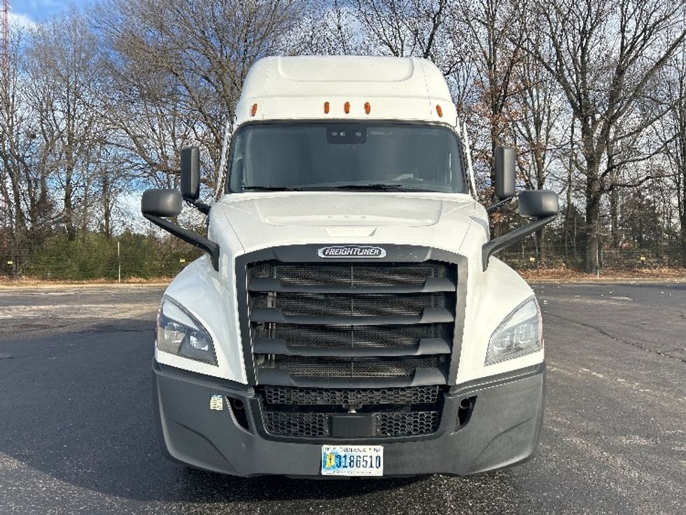 Sleeper Tractor-Heavy Duty Tractors-Freightliner-2022-T12664ST-Memphis-TN-445,274\n\t\tmiles-$ 73,750 - Image 2
