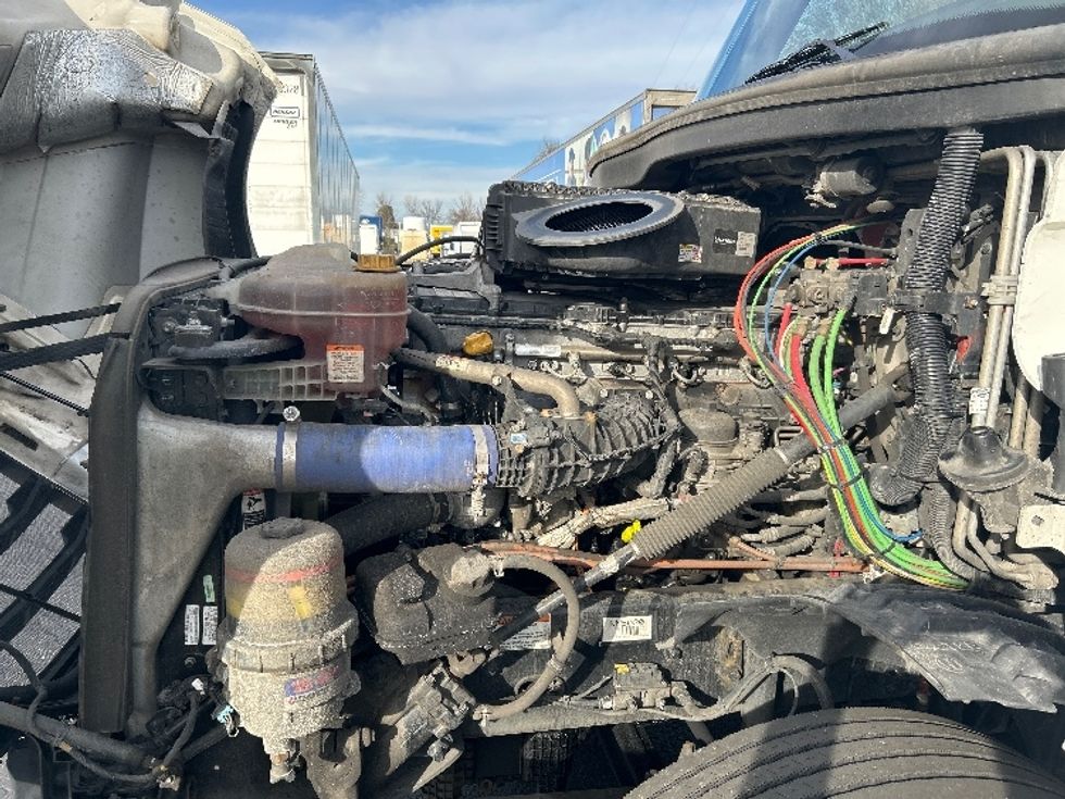 Sleeper Tractor-Heavy Duty Tractors-Freightliner-2022-T12664ST-Memphis-TN-445,274\n\t\tmiles-$ 73,750 - Image 21