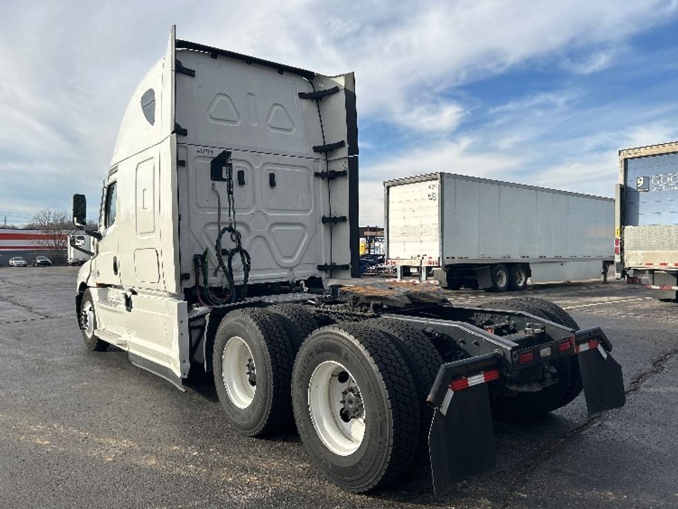 Sleeper Tractor-Heavy Duty Tractors-Freightliner-2022-T12664ST-Memphis-TN-445,274\n\t\tmiles-$ 73,750 - Image 5
