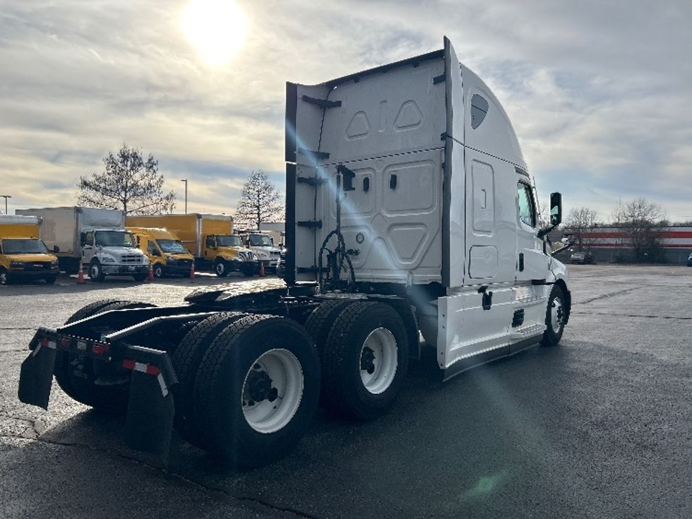 Sleeper Tractor-Heavy Duty Tractors-Freightliner-2022-T12664ST-Memphis-TN-445,274\n\t\tmiles-$ 73,750 - Image 7