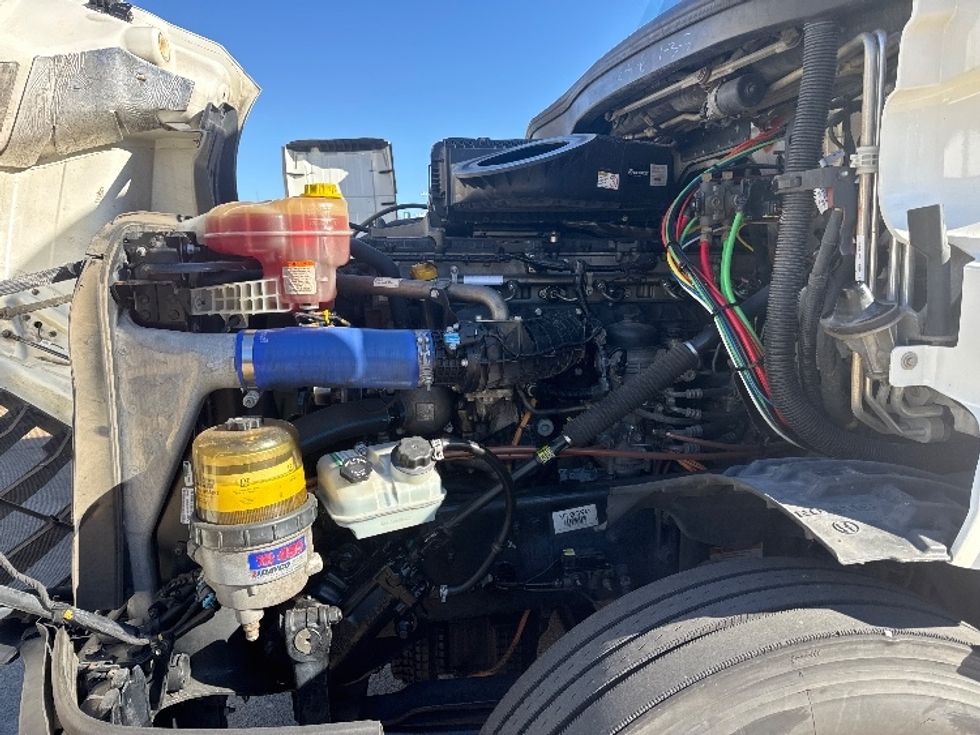 Sleeper Tractor-Heavy Duty Tractors-Freightliner-2022-T12664ST-Memphis-TN-458,458\n\t\tmiles-$ 70,250 - Image 21