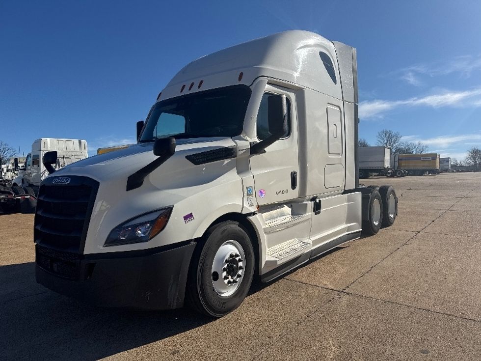 Sleeper Tractor-Heavy Duty Tractors-Freightliner-2022-T12664ST-Memphis-TN-458,458\n\t\tmiles-$ 70,250 - Image 3