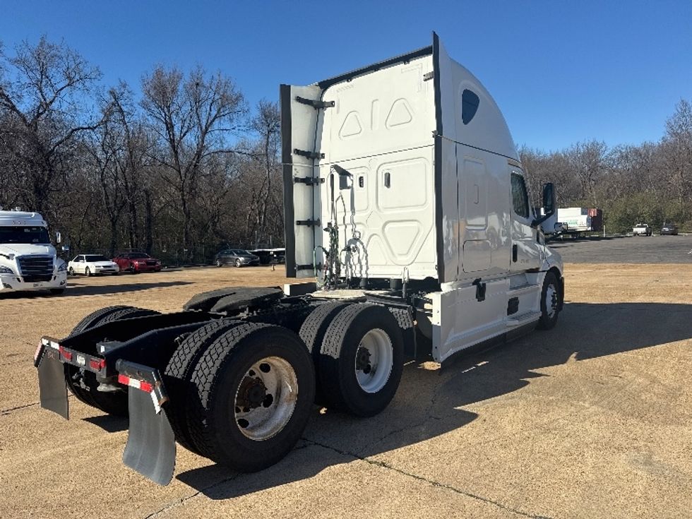 Sleeper Tractor-Heavy Duty Tractors-Freightliner-2022-T12664ST-Memphis-TN-458,458\n\t\tmiles-$ 70,250 - Image 7