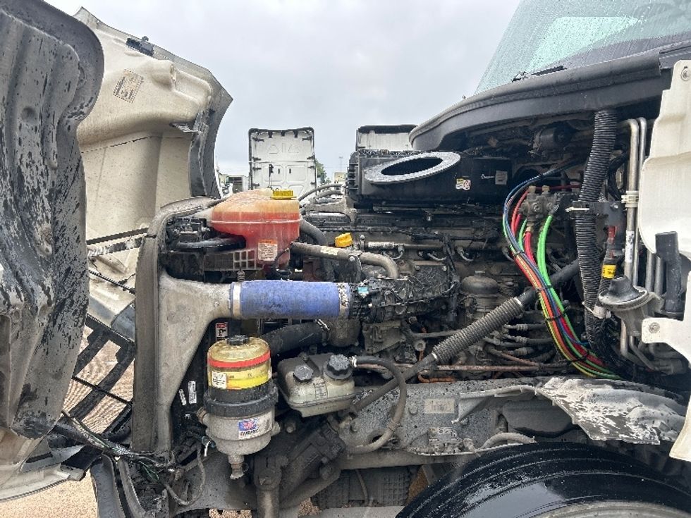 Sleeper Tractor-Heavy Duty Tractors-Freightliner-2022-T12664ST-Memphis-TN-585,698\n\t\tmiles-$ 59,000 - Image 21