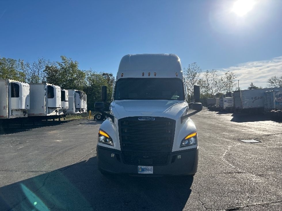 Sleeper Tractor-Heavy Duty Tractors-Freightliner-2022-T12664ST-Memphis-TN-591,049\n\t\tmiles-$ 67,000 - Image 2