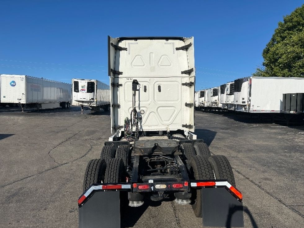 Sleeper Tractor-Heavy Duty Tractors-Freightliner-2022-T12664ST-Memphis-TN-591,049\n\t\tmiles-$ 67,000 - Image 6