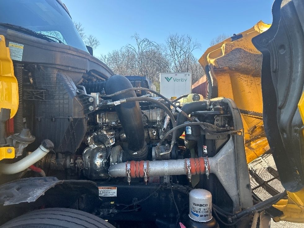 Sleeper Tractor-Heavy Duty Tractors-Freightliner-2022-T12664ST-Memphis-TN-627,832\n\t\tmiles-$ 50,750 - Image 20