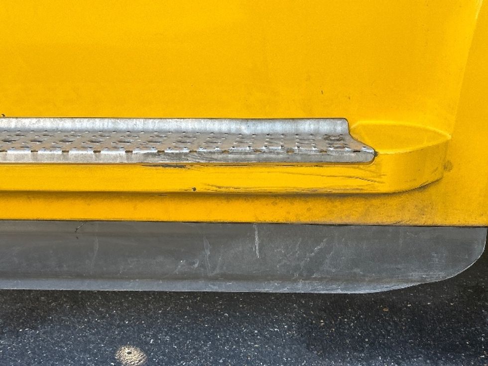 Sleeper Tractor-Heavy Duty Tractors-Freightliner-2022-T12664ST-Memphis-TN-627,832\n\t\tmiles-$ 50,750 - Image 23