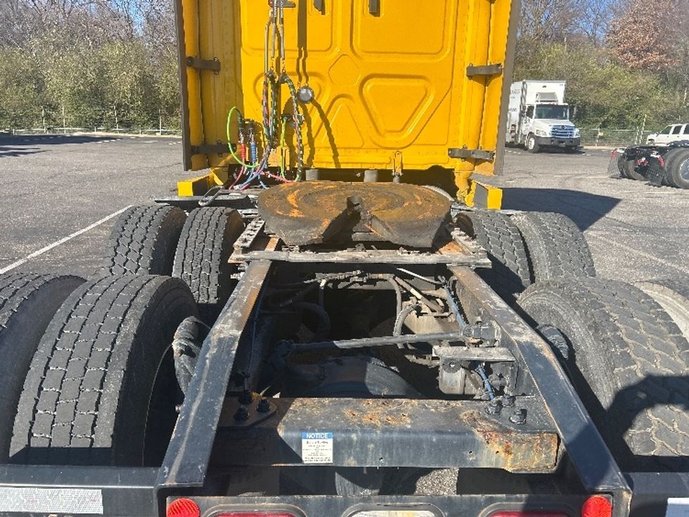 Sleeper Tractor-Heavy Duty Tractors-Freightliner-2022-T12664ST-Memphis-TN-627,832\n\t\tmiles-$ 50,750 - Image 6