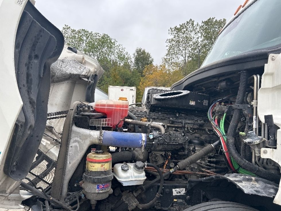 Sleeper Tractor-Heavy Duty Tractors-Freightliner-2022-T12664ST-Memphis-TN-629,485\n\t\tmiles-$ 57,750 - Image 21