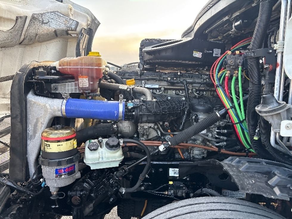 Sleeper Tractor-Heavy Duty Tractors-Freightliner-2022-T12664ST-Meridian-MS-385,483\n\t\tmiles-$ 82,750 - Image 21