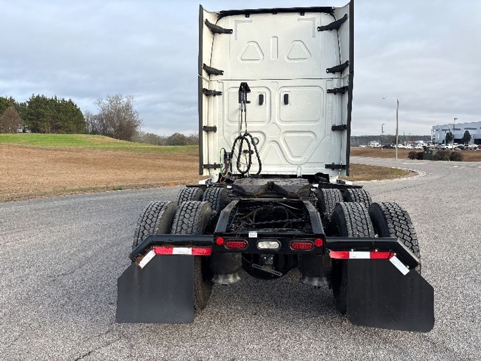 Sleeper Tractor-Heavy Duty Tractors-Freightliner-2022-T12664ST-Meridian-MS-385,483\n\t\tmiles-$ 82,750 - Image 6