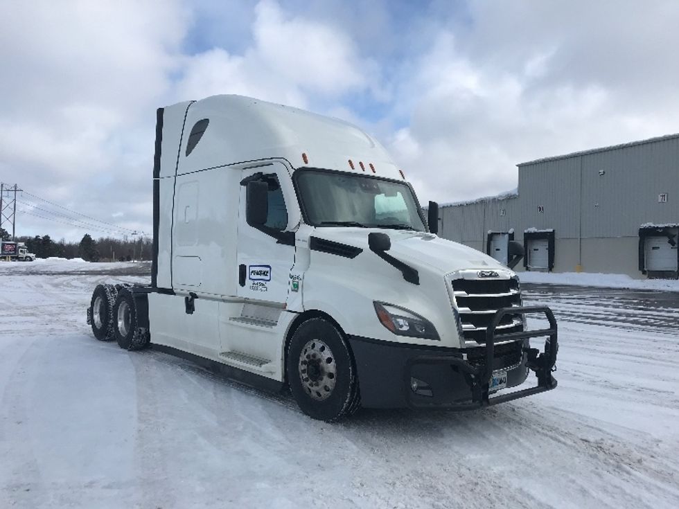 Sleeper Tractor-Heavy Duty Tractors-Freightliner-2022-T12664ST-Middlefield-OH-398,522\n\t\tmiles-$ 76,250 - Image 1
