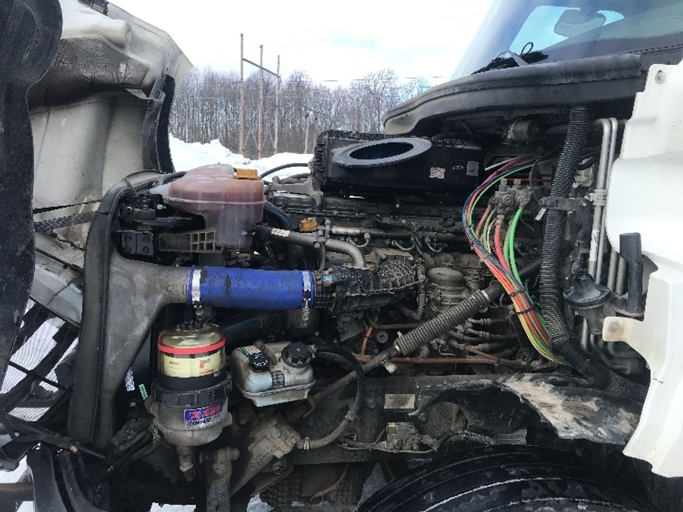 Sleeper Tractor-Heavy Duty Tractors-Freightliner-2022-T12664ST-Middlefield-OH-398,522\n\t\tmiles-$ 76,250 - Image 21