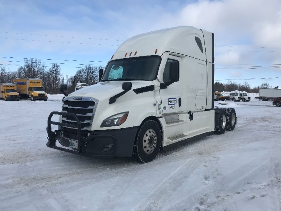 Sleeper Tractor-Heavy Duty Tractors-Freightliner-2022-T12664ST-Middlefield-OH-398,522\n\t\tmiles-$ 76,250 - Image 3