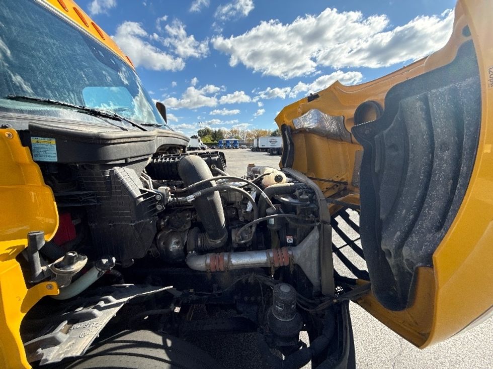 Sleeper Tractor-Heavy Duty Tractors-Freightliner-2022-T12664ST-Middlefield-OH-432,426\n\t\tmiles-$ 71,000 - Image 20