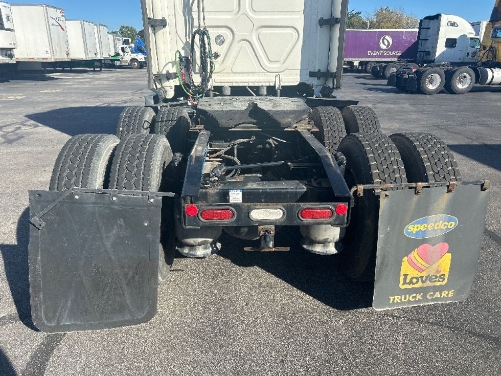 Sleeper Tractor-Heavy Duty Tractors-Freightliner-2022-T12664ST-Middlefield-OH-446,090\n\t\tmiles-$ 72,750 - Image 6