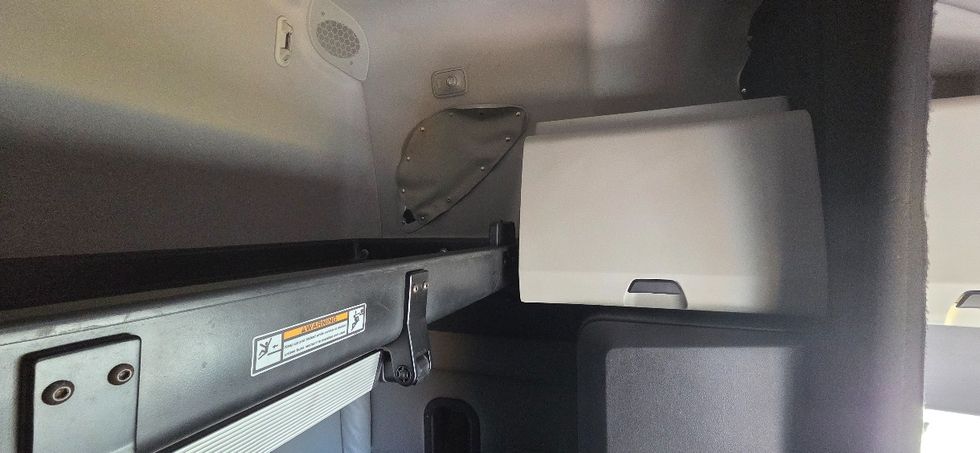 Sleeper Tractor-Heavy Duty Tractors-Freightliner-2022-T12664ST-Middlefield-OH-504,196\n\t\tmiles-$ 63,250 - Image 17