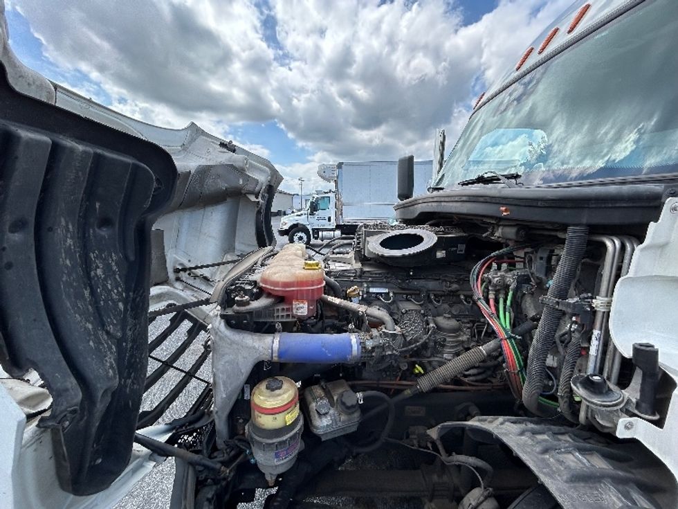 Sleeper Tractor-Heavy Duty Tractors-Freightliner-2022-T12664ST-Milford-DE-440,981\n\t\tmiles-$ 74,250 - Image 21