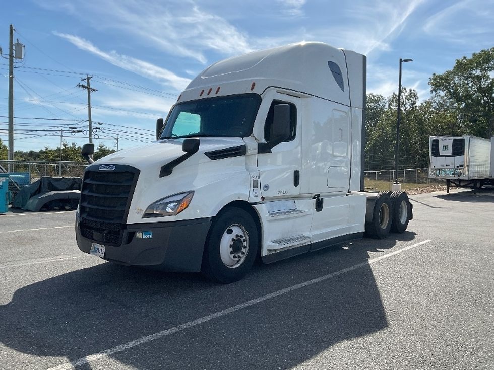 Sleeper Tractor-Heavy Duty Tractors-Freightliner-2022-T12664ST-Millville-NJ-327,285\n\t\tmiles-$ 85,250 - Image 3