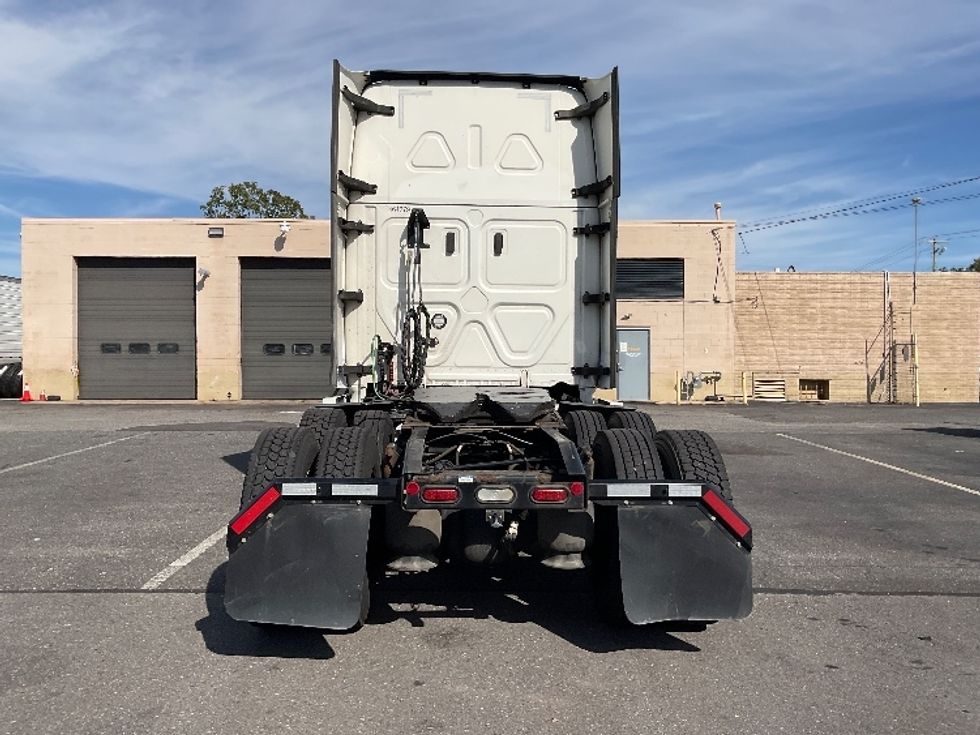 Sleeper Tractor-Heavy Duty Tractors-Freightliner-2022-T12664ST-Millville-NJ-327,285\n\t\tmiles-$ 85,250 - Image 6